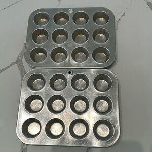 Set of 3 Vintage Mini muffin cupcake Cheesecake tins by WearEver aluminum
